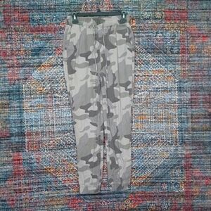 Hollister womens gray brown ultra high rise camo joggers XS EUC